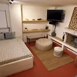 Kisiris Vila *
